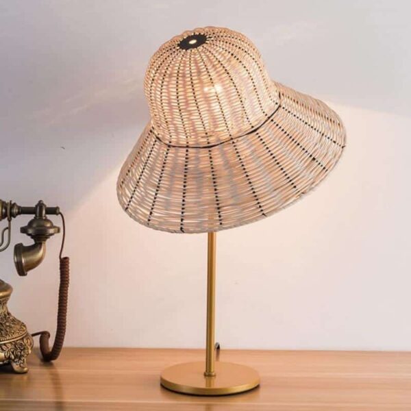 Rattan Tischleuchte mit Schirm