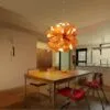 Elegancka lampa wisząca z drewna Elegancka lampa wisząca z drewna