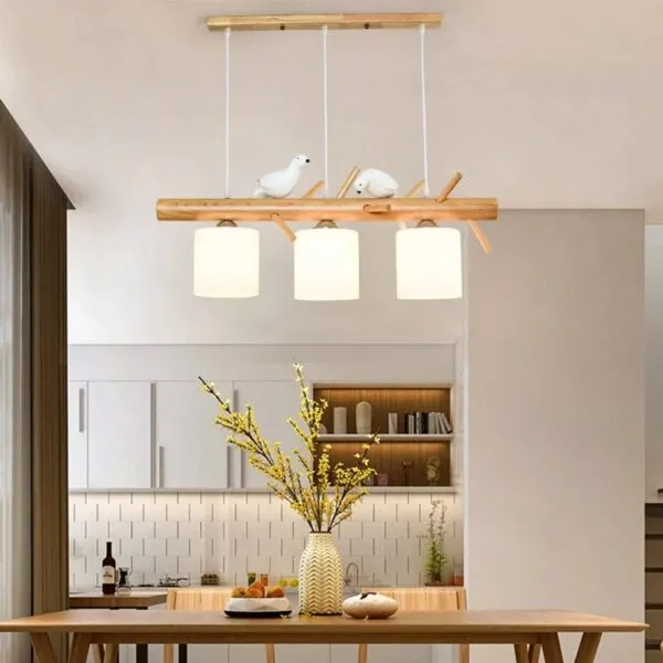 Elegancka lampa wisząca z drewna z ptakami