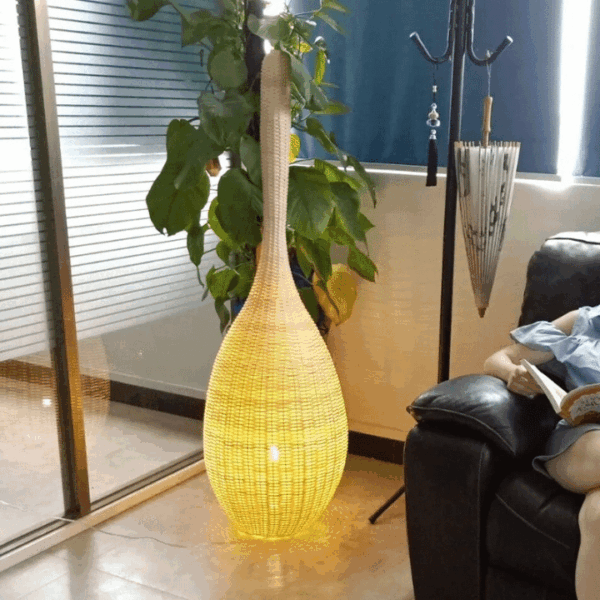 Japońska lampa podłogowa z wikliny z LED Japońska lampa podłogowa z wikliny z LED