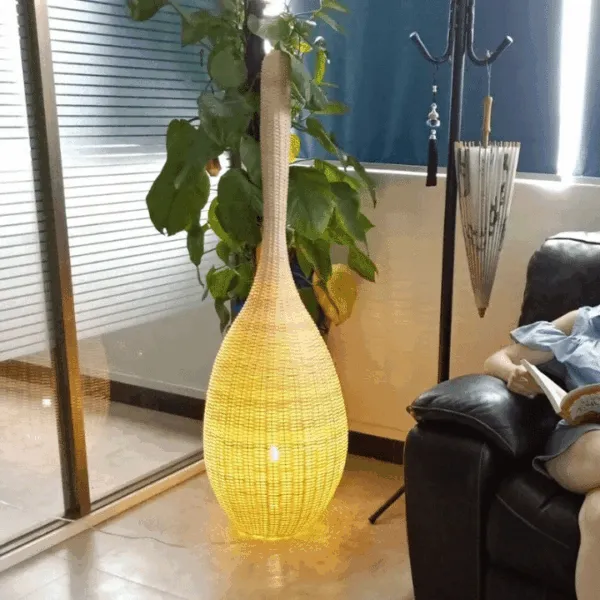 Japońska lampa podłogowa z wikliny z LED