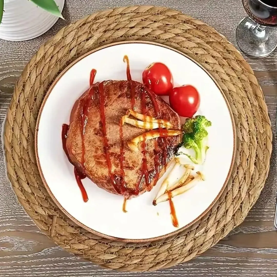 Plecione podkładki ze słomy - naturalny beż