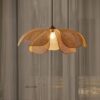 Kreatywna minimalistyczna lampa wisząca z kwiatem z rattanu Kreatywna minimalistyczna lampa wisząca z kwiatem z rattanu