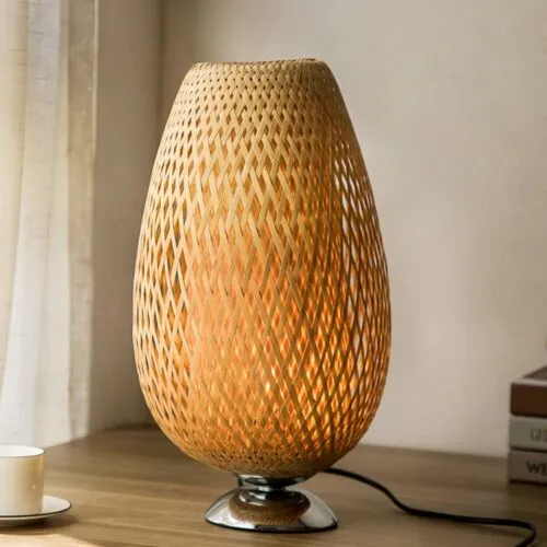 Lampa nocna owalna z rattanu z metalową podstawą