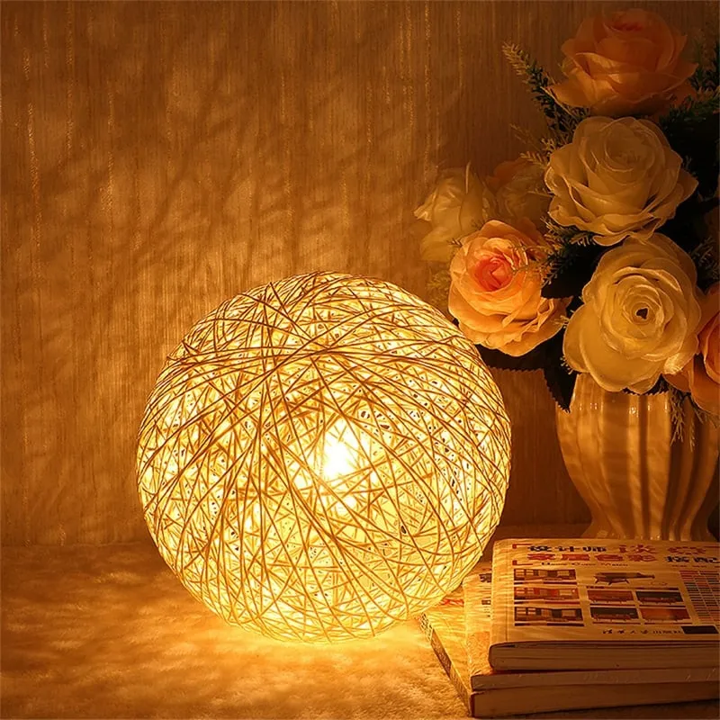 Rattan, LED i prosty włącznik