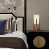 Lampa nocna z drewna nowoczesna