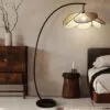Lampa podłogowa z rattanu LED z płatkami Lampa podłogowa z rattanu LED z płatkami
