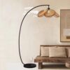 Lampa podłogowa z rattanu LED z płatkami Lampa podłogowa z rattanu LED z płatkami