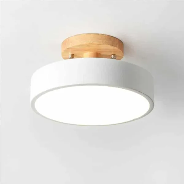 Lampa sufitowa LED z drewna w stylu skandynawskim
