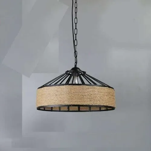 Lampa sufitowa rattanowa z czarnym stelażem