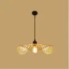 Lampa sufitowa z rattanu w stylu balijskim