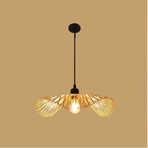 Lampa sufitowa z rattanu w stylu balijskim Lampa sufitowa z rattanu w stylu balijskim