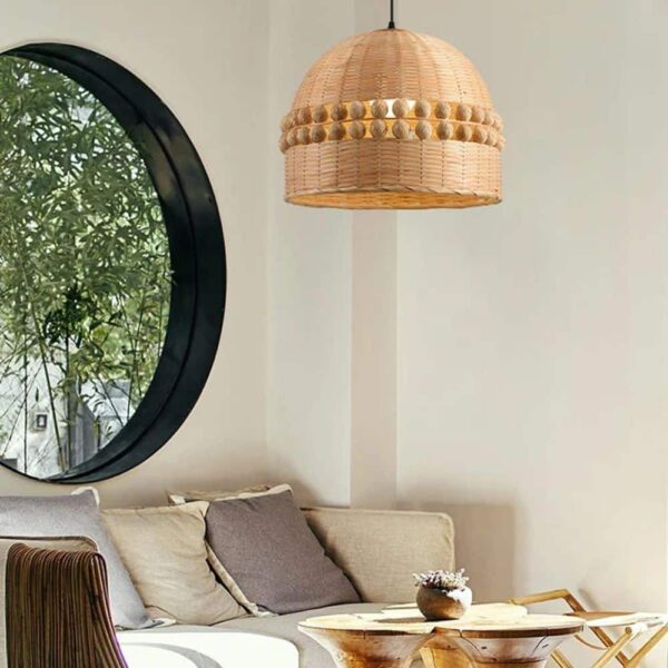 Lampa sufitowa z rattanu z ozdobnymi kulkami Lampa sufitowa z rattanu z ozdobnymi kulkami