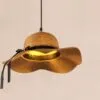 Lampa sufitowa z wikliny w kształcie kapelusza