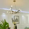 Lampa wisząca z drewna w kształcie gałęzi
