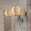 Lampa wisząca z drewna w nowoczesnym stylu Lampa wisząca z drewna w nowoczesnym stylu