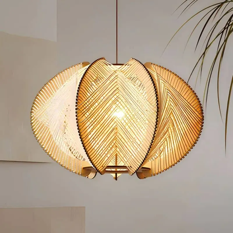 Drewniana lampa, która zmienia klimat wnętrza