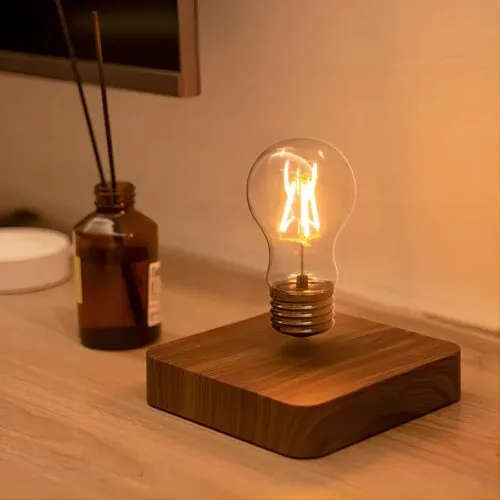 Lampa wisząca z drewna z magnetycznym zawieszeniem