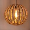 Lampa wiszaca z rattanu w klatce