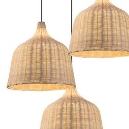 Lampa wisząca z rattanu w kształcie dzwonu