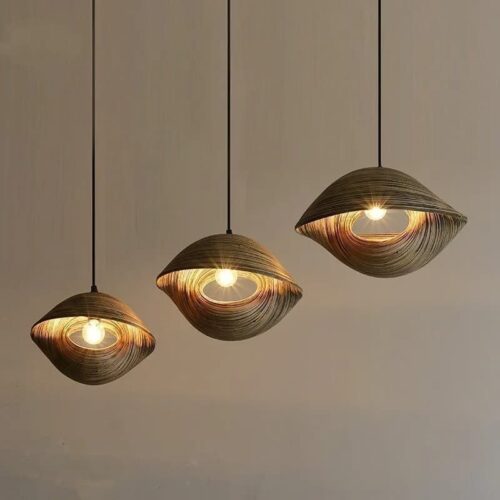 Lampa wisząca z rattanu w kształcie muszli