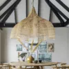Lampa wisząca z rattanu w orientalnym kształcie kopuły