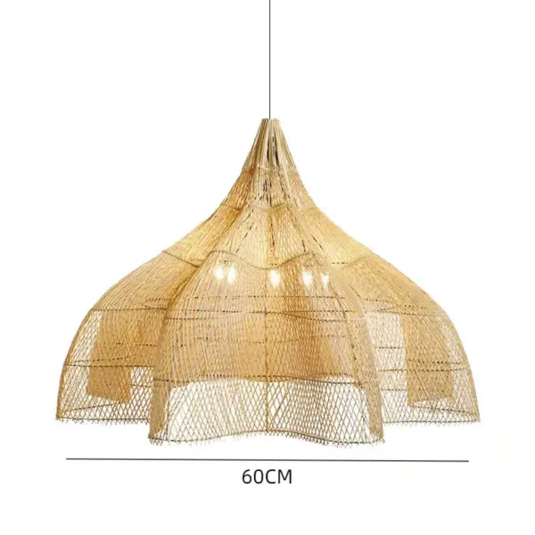 Lampa wisząca z rattanu w orientalnym kształcie kopuły