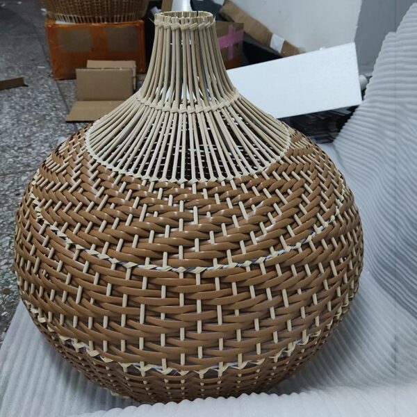 Lampa wisząca z wikliny LED w stylu vintage
