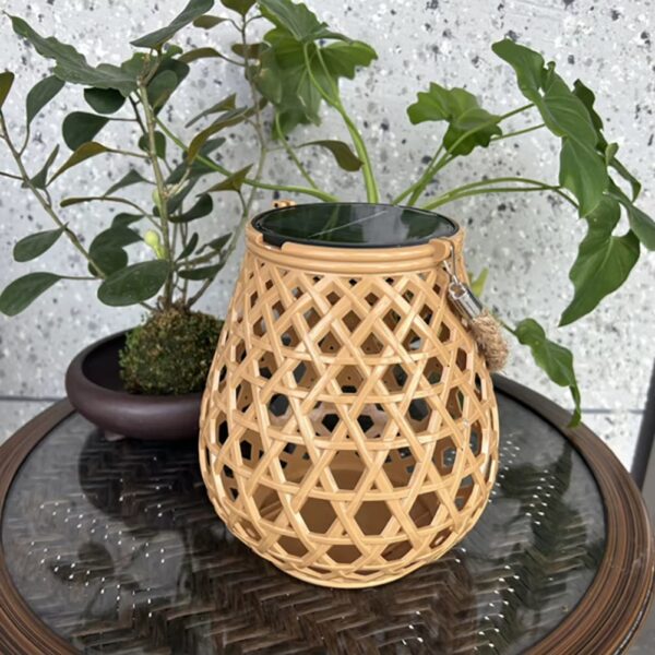 Lampion Rattan Vintage z Energią Słoneczną