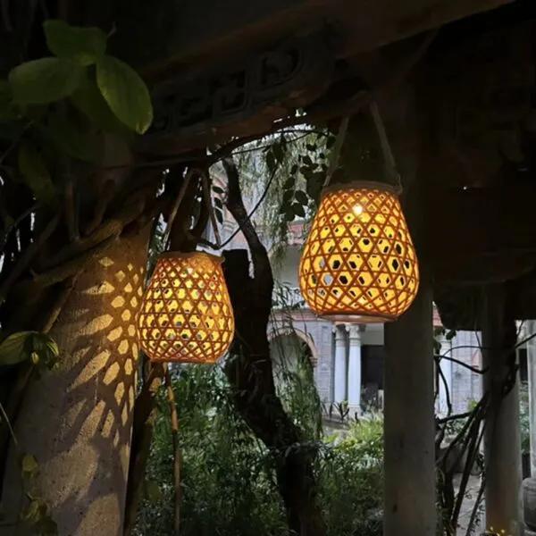 Lampion Rattan Vintage z Energią Słoneczną