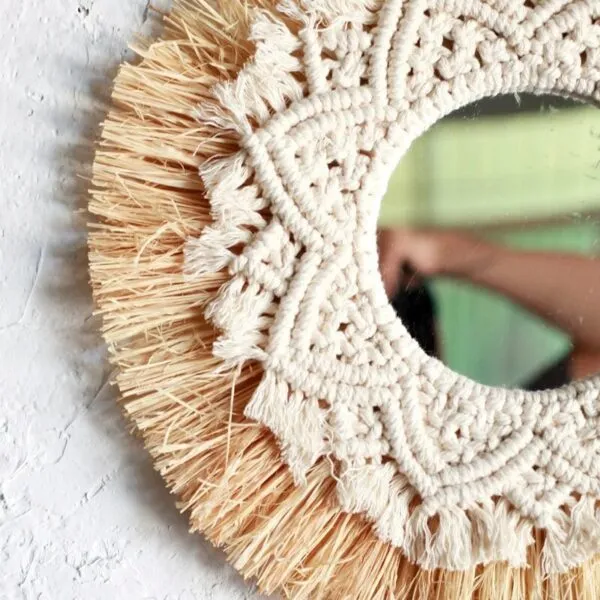 Lustro boho z wikliny i bawełny