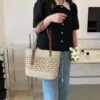 Modna torba plażowa ze słomy w kolorze beżowym