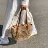 Modna torba plażowa ze słomy w kolorze brązowym Modna torba plażowa ze słomy w kolorze brązowym