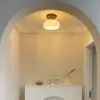 Nowoczesna lampa sufitowa z drewna i szkła Nowoczesna lampa sufitowa z drewna i szkła