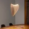 Nowoczesna lampa wisząca z drewna