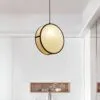 Nowoczesna lampa wisząca z rattanu beżowa