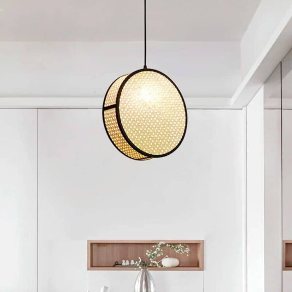 Nowoczesna lampa wisząca z rattanu beżowa Nowoczesna lampa wisząca z rattanu beżowa