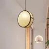 Nowoczesna lampa wisząca z rattanu beżowa