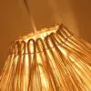 Nowoczesna lampa wisząca ze słomy i rattanu Nowoczesna lampa wisząca ze słomy i rattanu