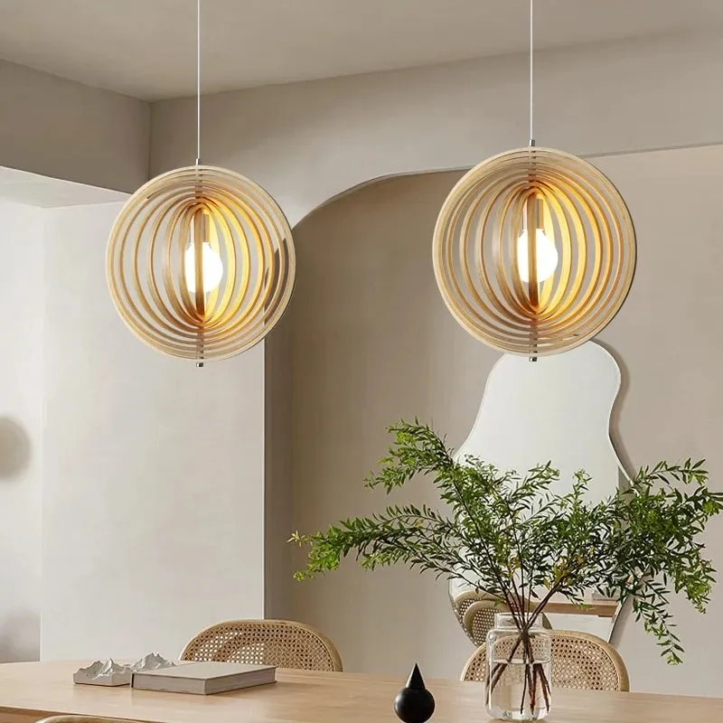 Drewniana lampa LED w japońskim stylu