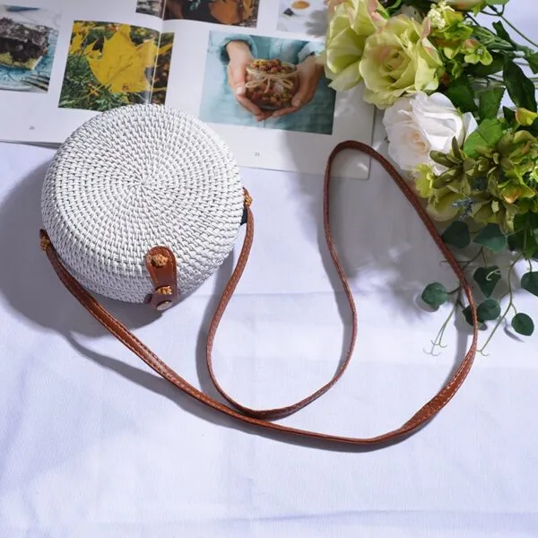 Okrągła torebka boho z wikliny Okrągła torebka boho z wikliny