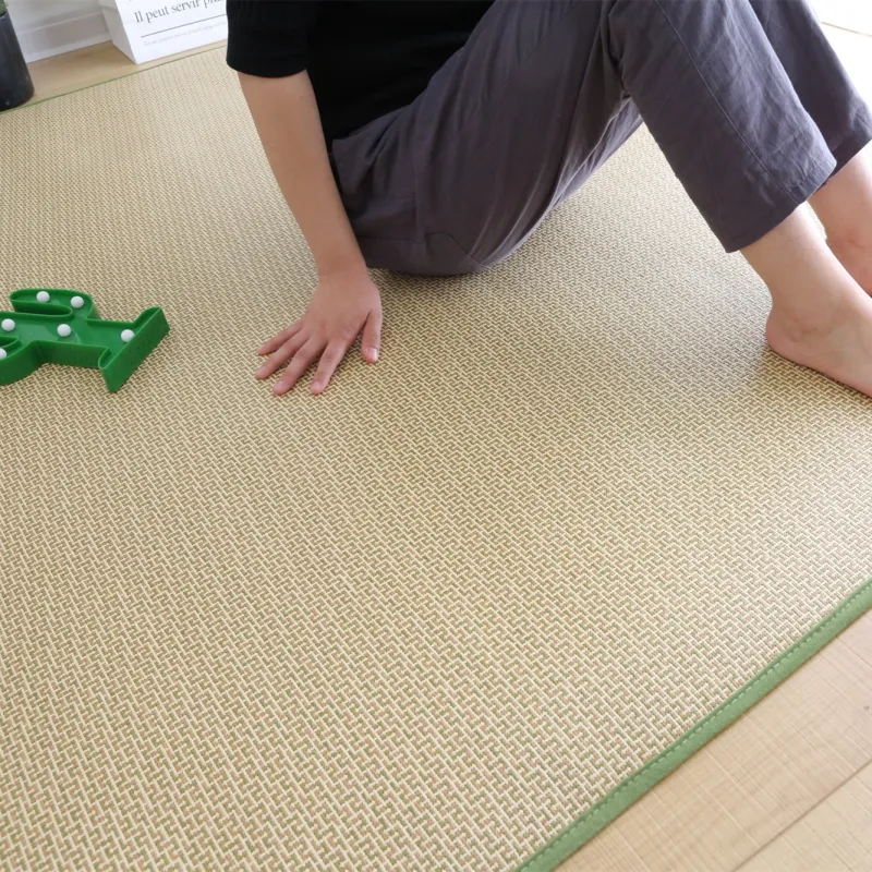 Pleciony rattan i stabilny spód