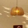 Ręcznie robiona lampa wisząca z drewna Ręcznie robiona lampa wisząca z drewna