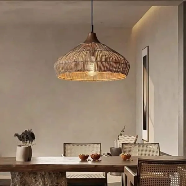 Regulowana lampa wisząca z rattanu