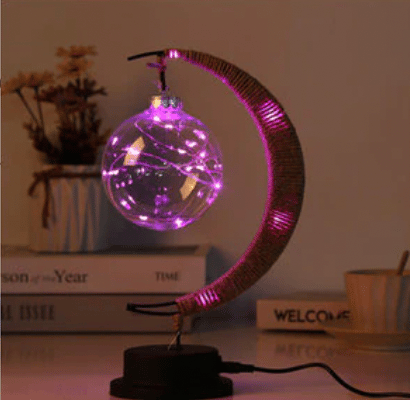 Różowa lampa rattanowa w kształcie księżyca Różowa lampa rattanowa w kształcie księżyca