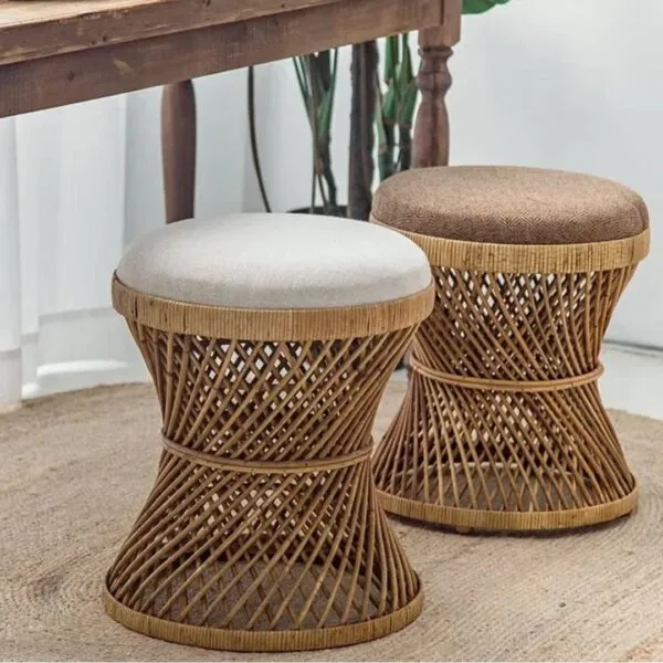 Taboret z wikliny w stylu japońskim Taboret z wikliny w stylu japońskim