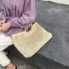 Torba plażowa z wikliny z drewnianymi uchwytami