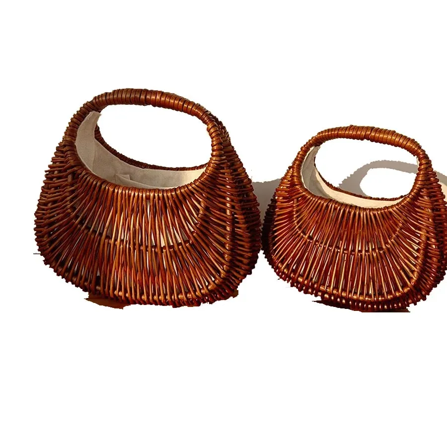 Rattanowa torba, która wyróżnia każdą stylizację