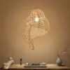 Wisząca lampa z rattanu w kształcie muszli, beżowa, w stylu rustykalnym