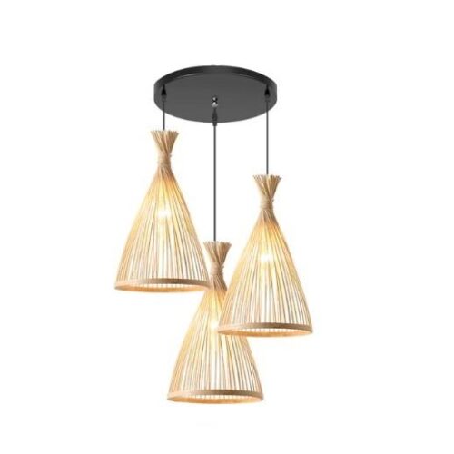 Wisząca lampa z rattanu w kształcie trójkąta